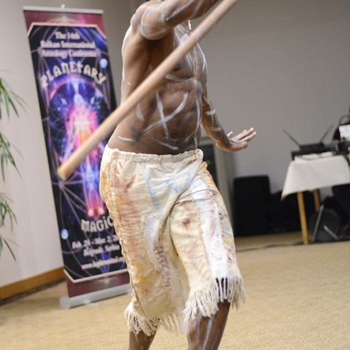 afričkim plesom...